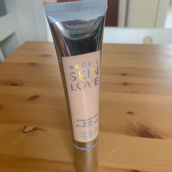 BECCA Other - BECCA SKIN LOVE WEIGHTLESS BLUR FOUNDATION ❤️